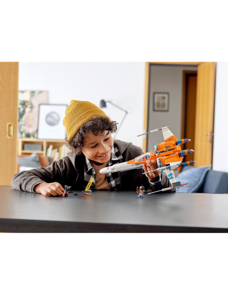 Poe Dameron's X-wing Fighter - Star Wars™ LEGO 75273